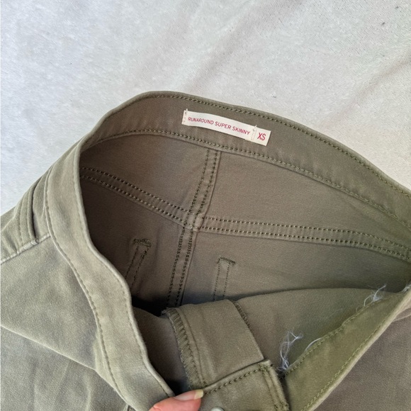 Levi's Women’s Olive Green Runaround Super Skinny High Rise Jeans Women XS - Picture 8 of 11